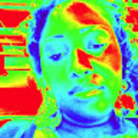 Meet your Posher, Ebonie - Picture 1 of 1